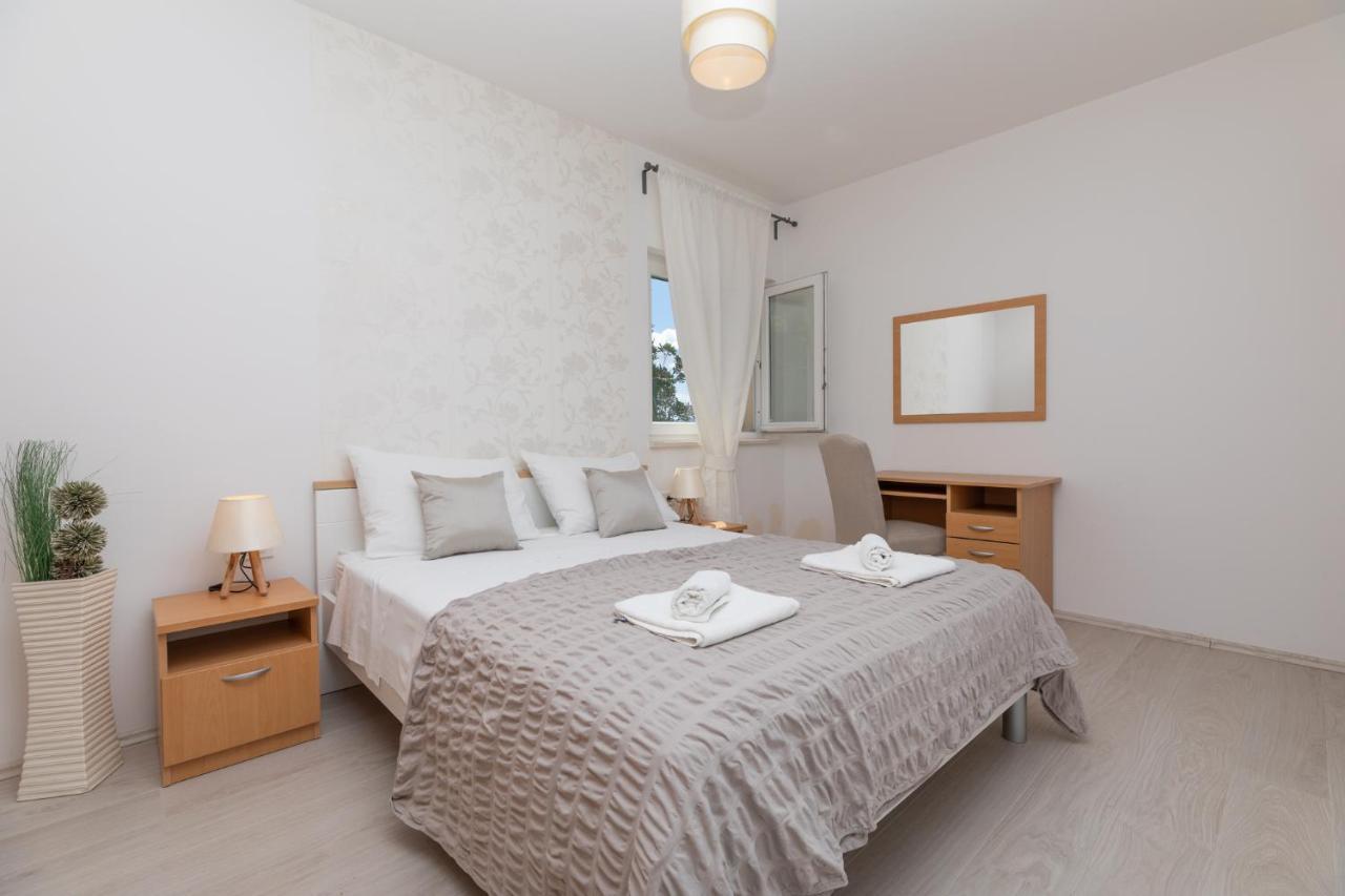 Apartments Villa Carica B&B Mimice Esterno foto