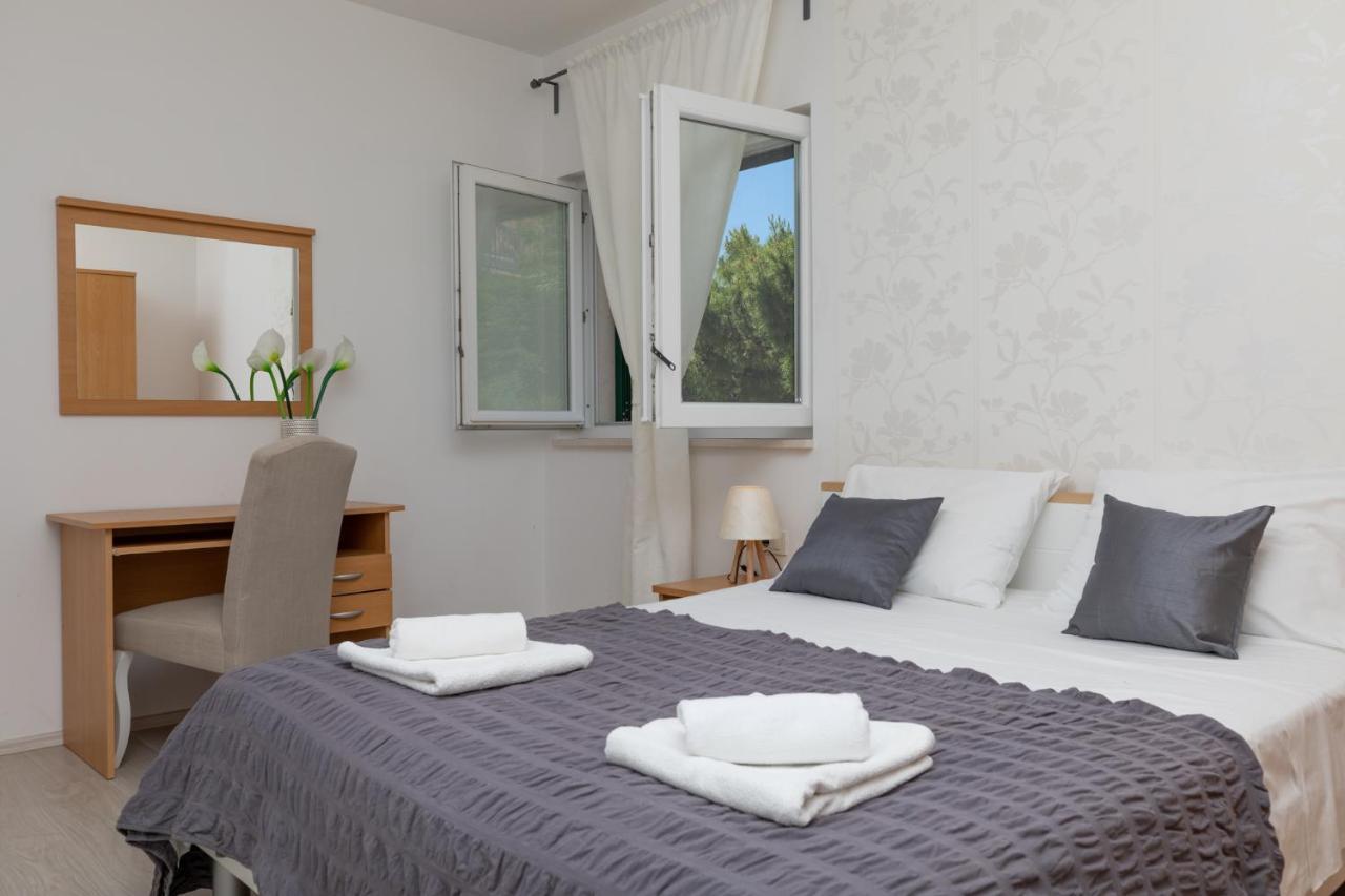 Apartments Villa Carica B&B Mimice Esterno foto